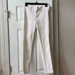 H&M White Skinny Jeans in Perfect Condition!!